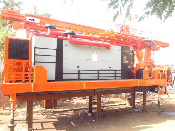 PDTHR-300 Skid Mounted DTH cum Rotary Drilling Rigs